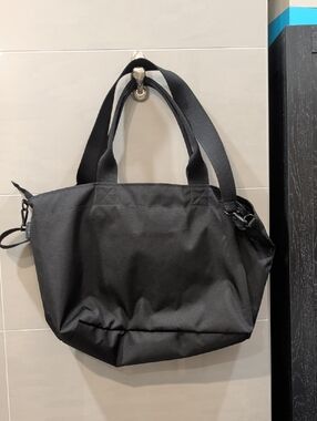Canvelle Large Crossbody Tote Black With Black Hardware